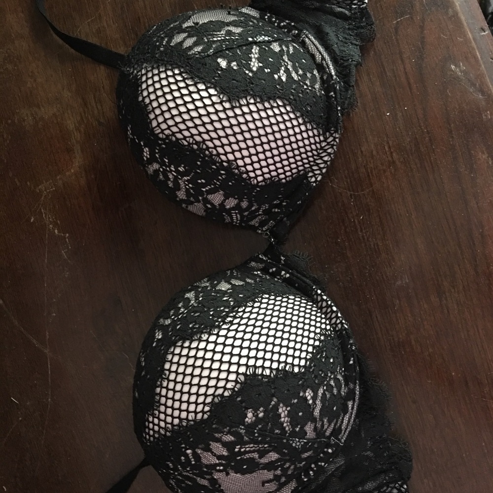 Victoria’s Secret bombshell bra